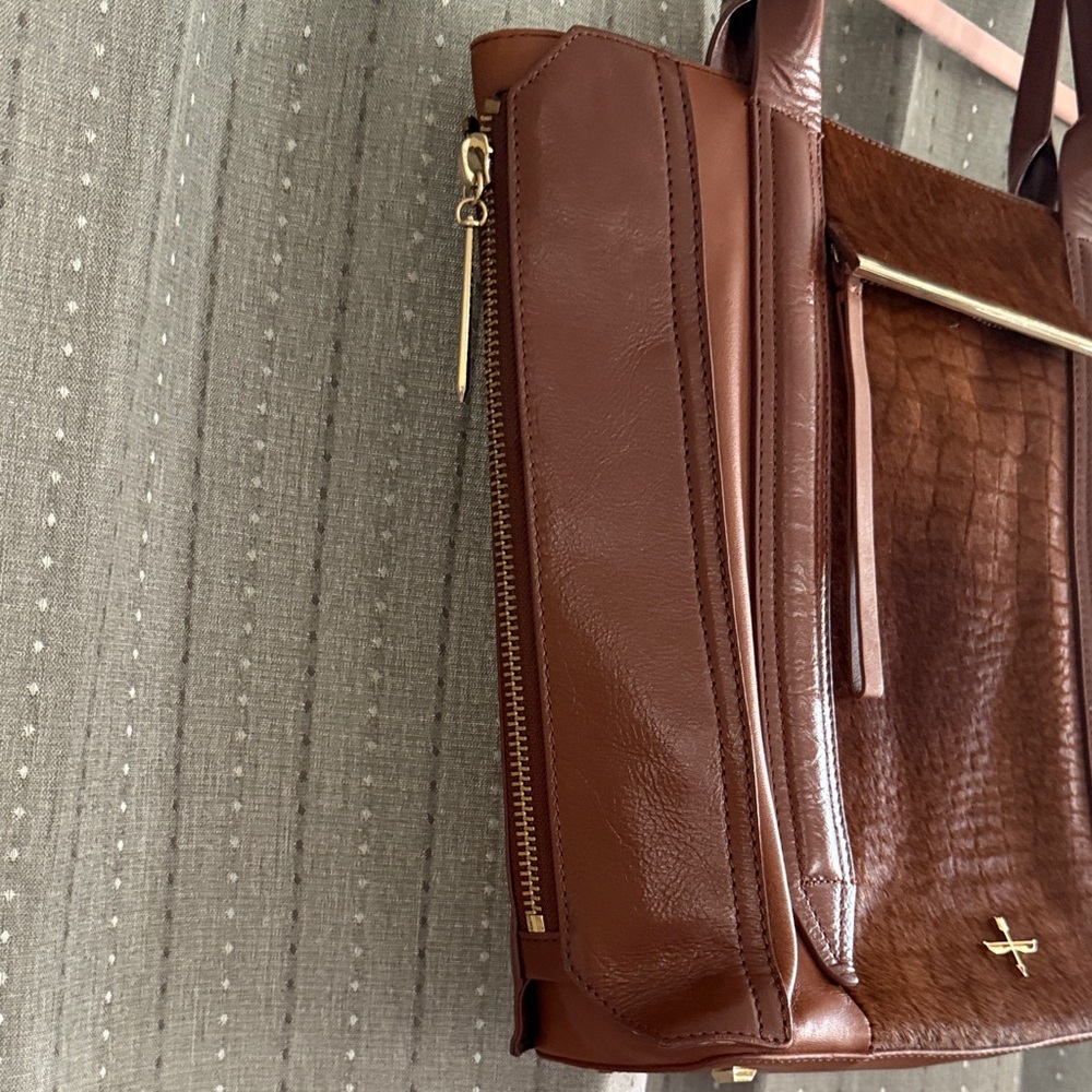 Pour La Victoire Large Tote Bag in Leather and Pony Hair brown with gold accents - Picture 5 of 15